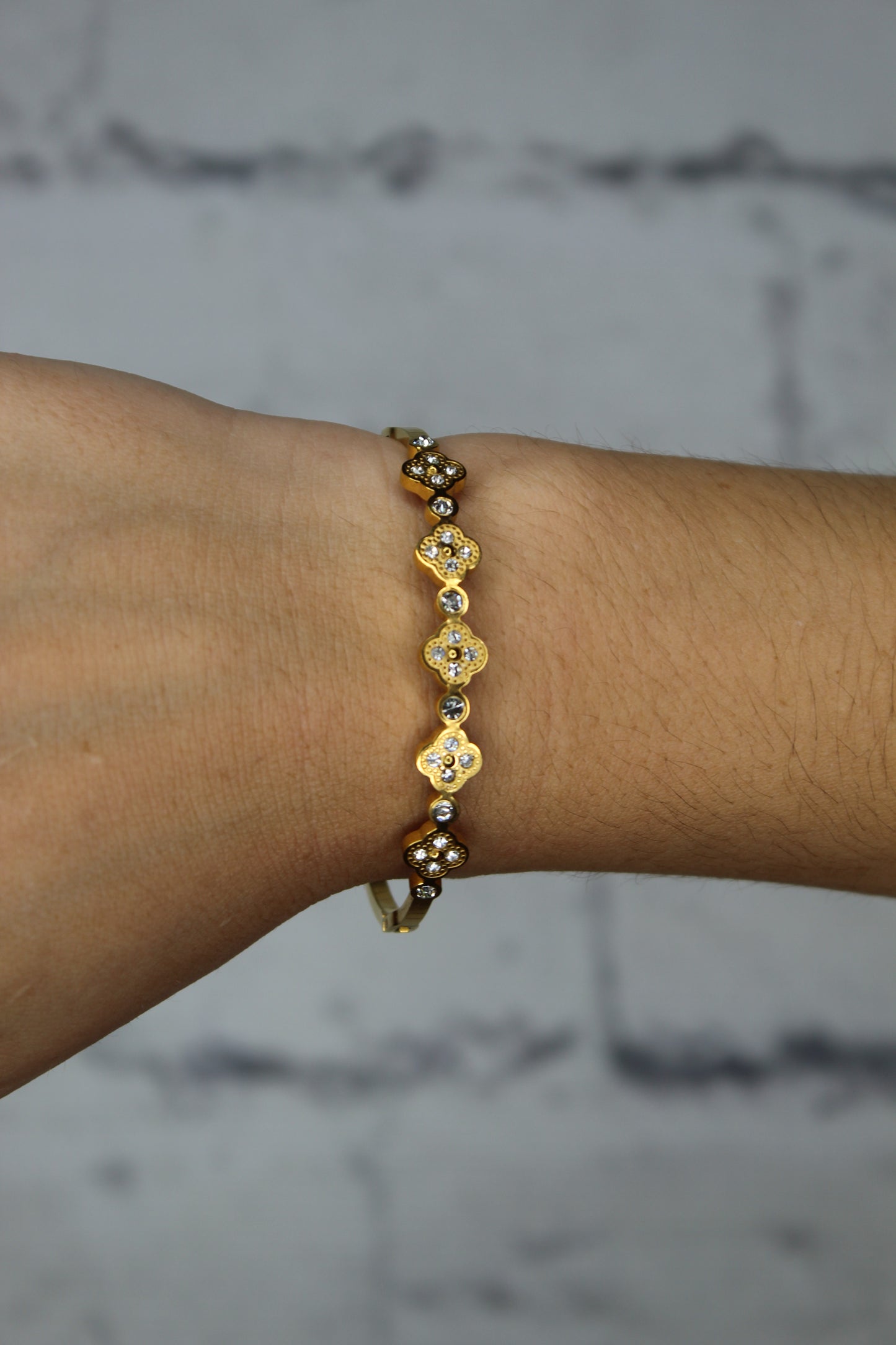 What’s hot gold bracelet